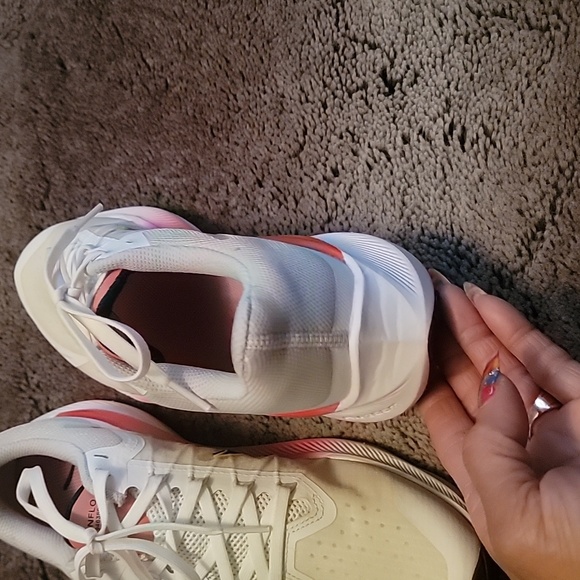 Nike - Picture 4 of 4